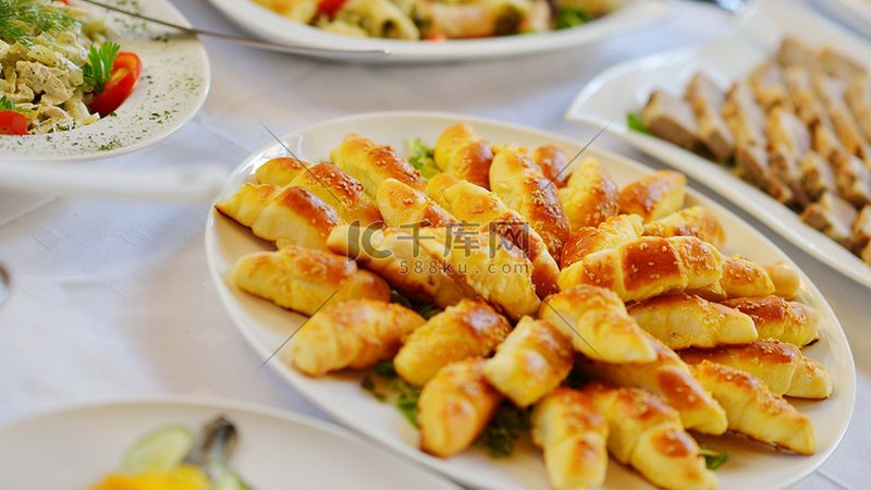 零食贴牌代工，企业必备的五大资质揭秘